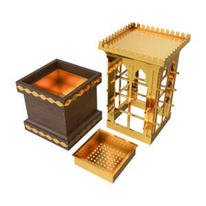 Traditional Wind Tower-shaped Bakhoor Burner with gold detailing – a luxury UAE-inspired gift.